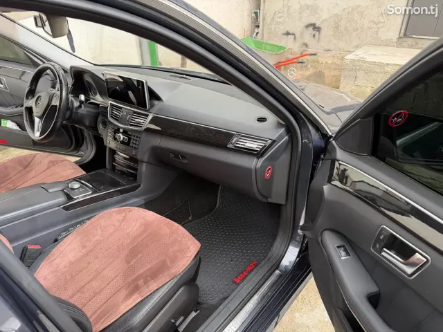 Mercedes-Benz E class 2012 · 3.5 AT