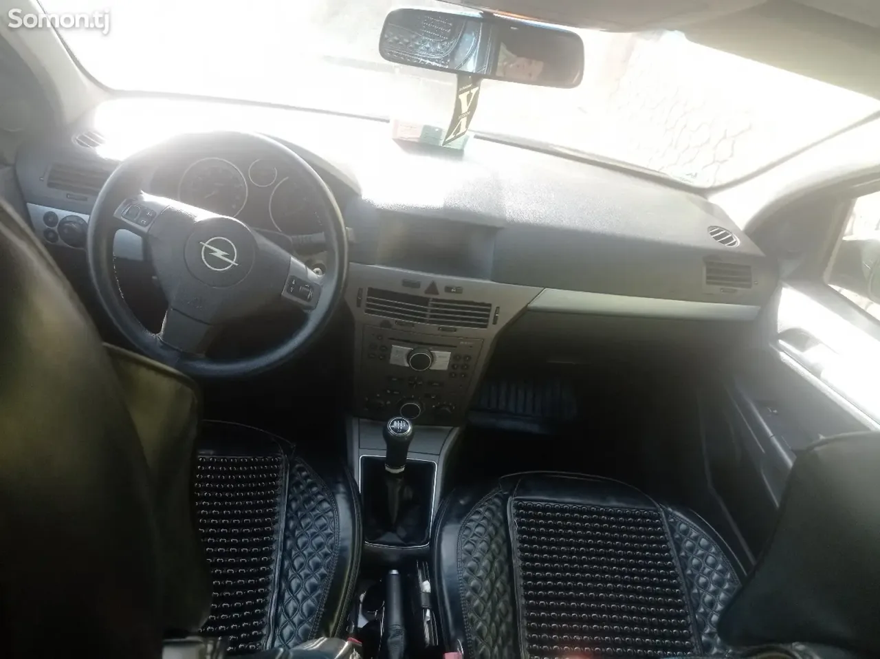 Opel Astra H 2006 · 1.6 MT