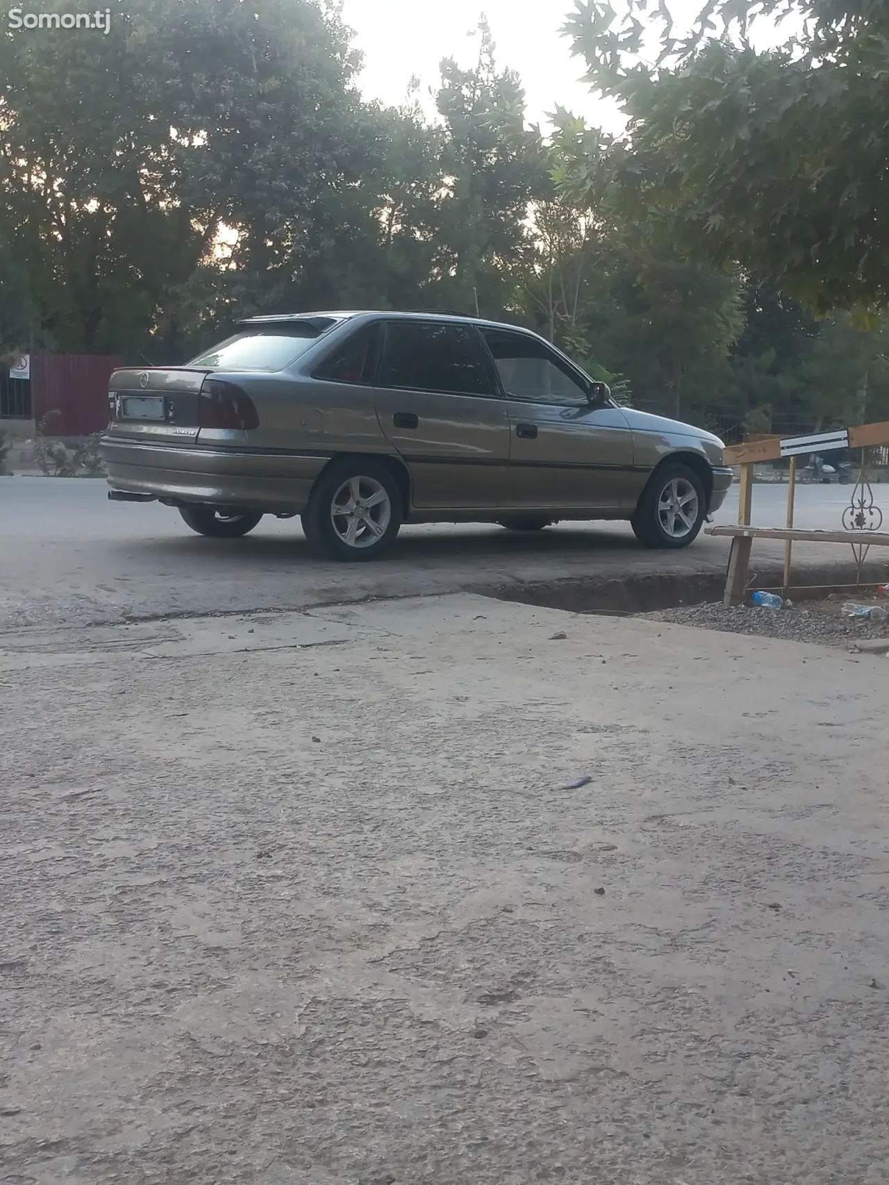 Opel Astra F 1996 · 1.6 MT