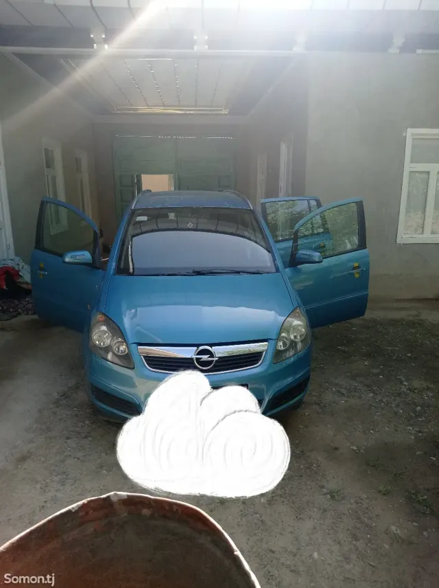 Opel Zafira 2006 · 1.8 MT