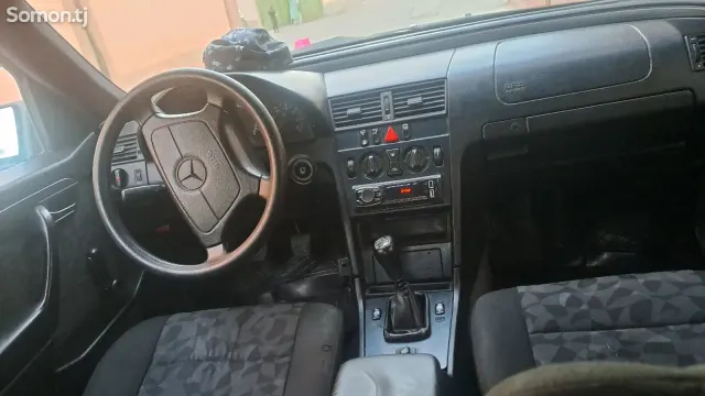 Mercedes-Benz C class 1996 · 2.0 MT