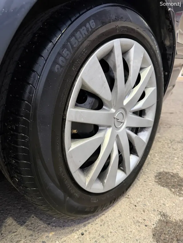 Opel Astra H 2008 · 1.8 AT