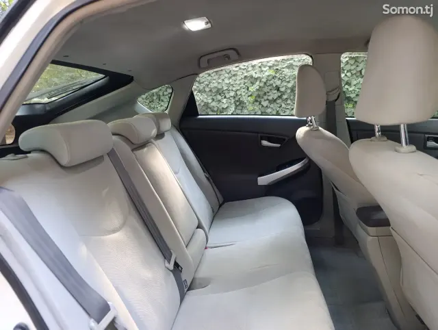 Toyota Prius 2010 · 1.8 AT