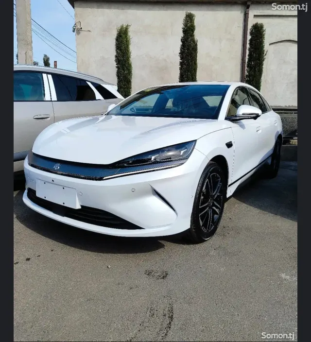 BYD Qin L 2026 · AT