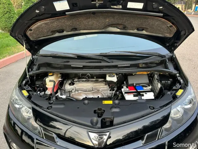 Toyota Estima 2014 · 2.4 AT