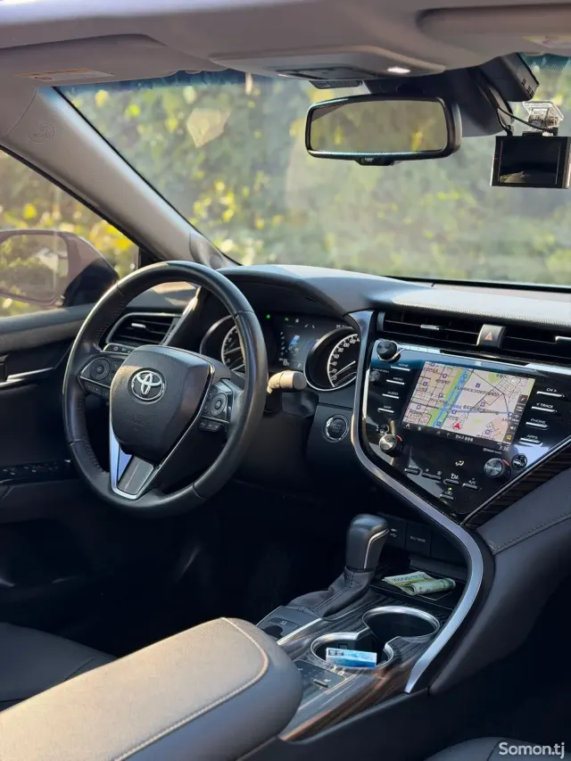 Toyota Camry 2019 · 2.5 AT