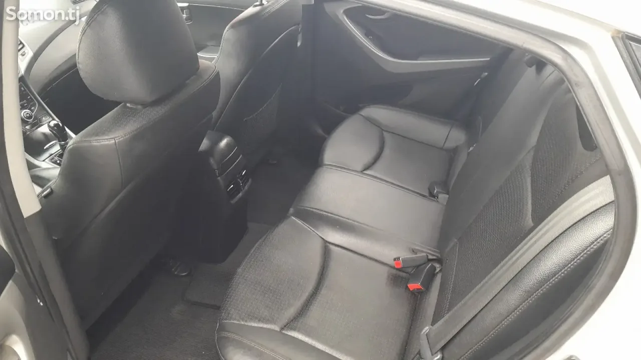 Hyundai Avante 2014 · 1.6 AT