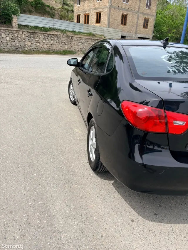Hyundai Avante 2009 · 2.0 AT