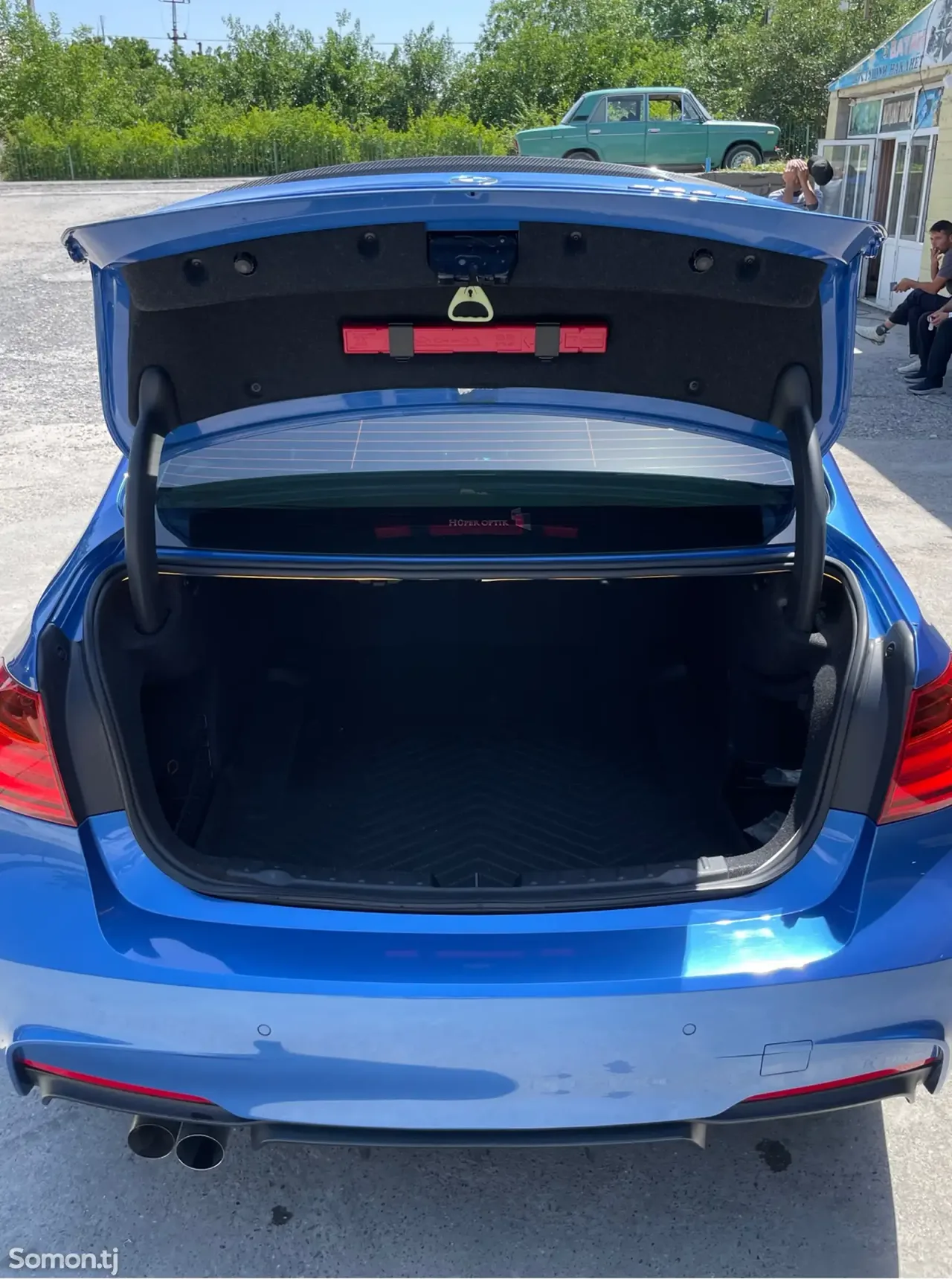 BMW 3 series 2016 · 2.0 AT