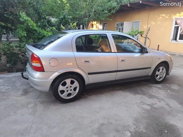 Opel Astra G 2000 · 1.6 MT