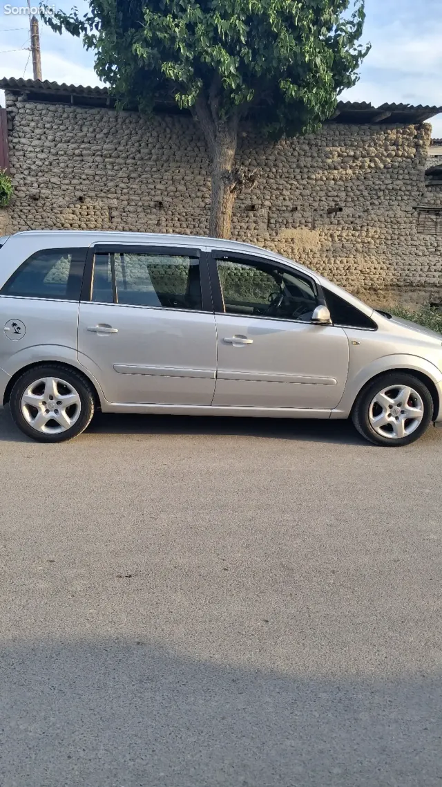 Opel Zafira 2008 · 1.6 MT