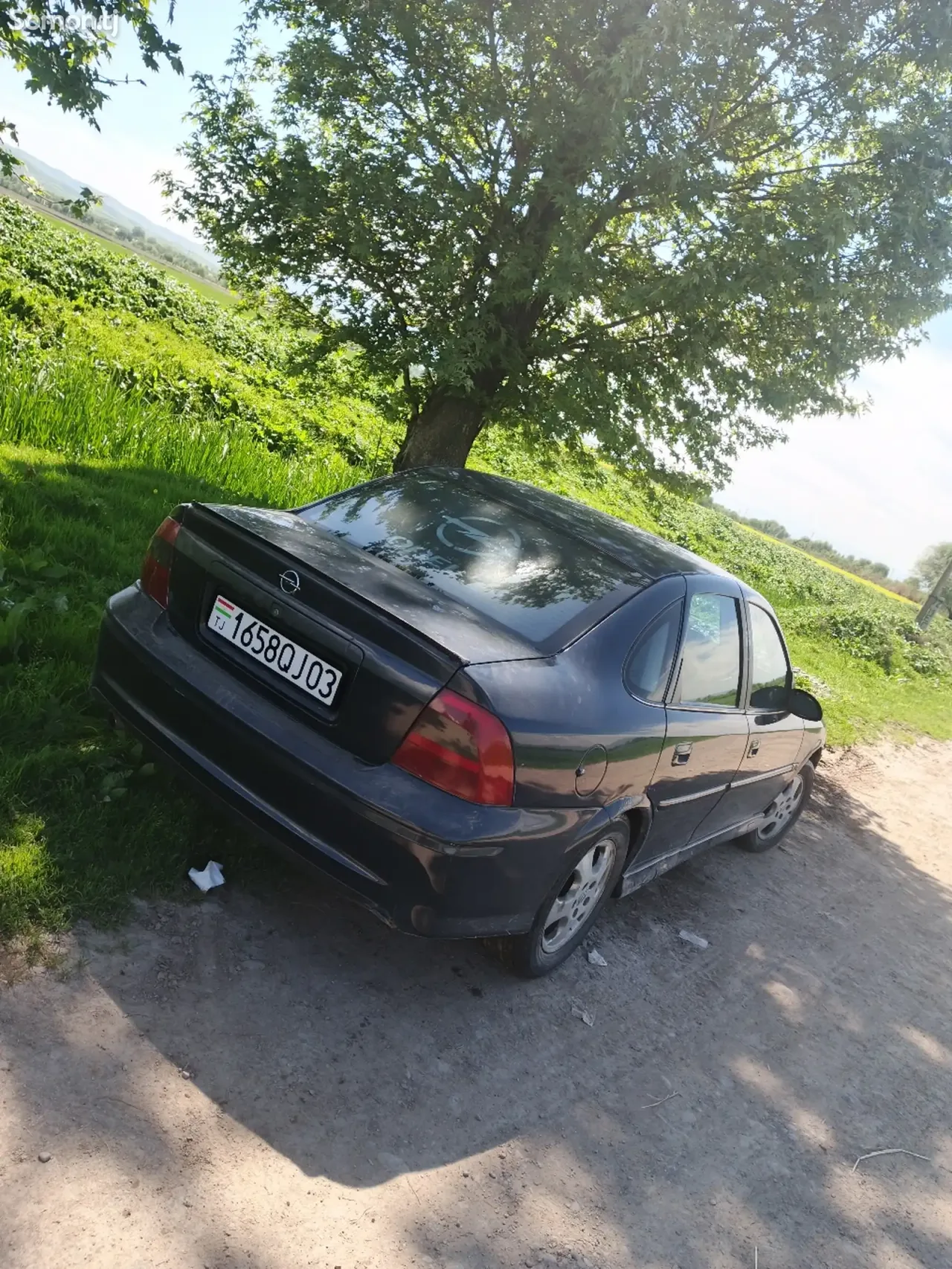 Opel Vectra B 1997 · 1.6 MT