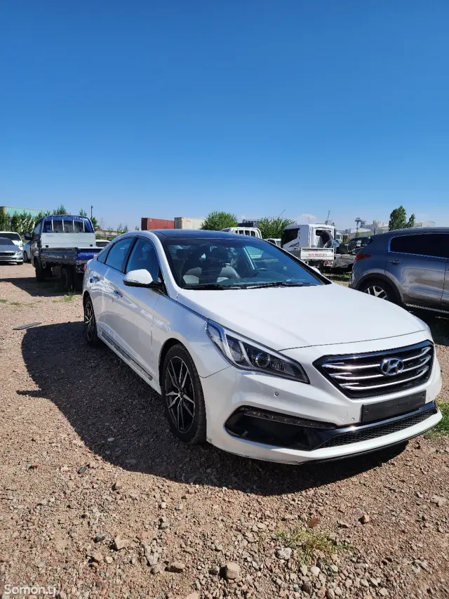 Hyundai Sonata 2015 · 1.6 AT