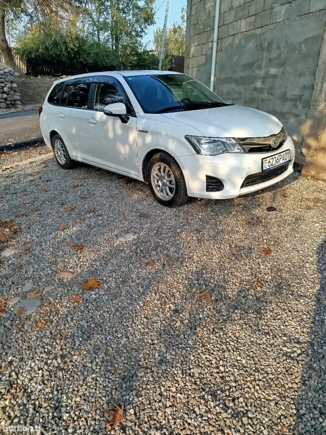 Toyota Corolla 2015 · 1.5 AT