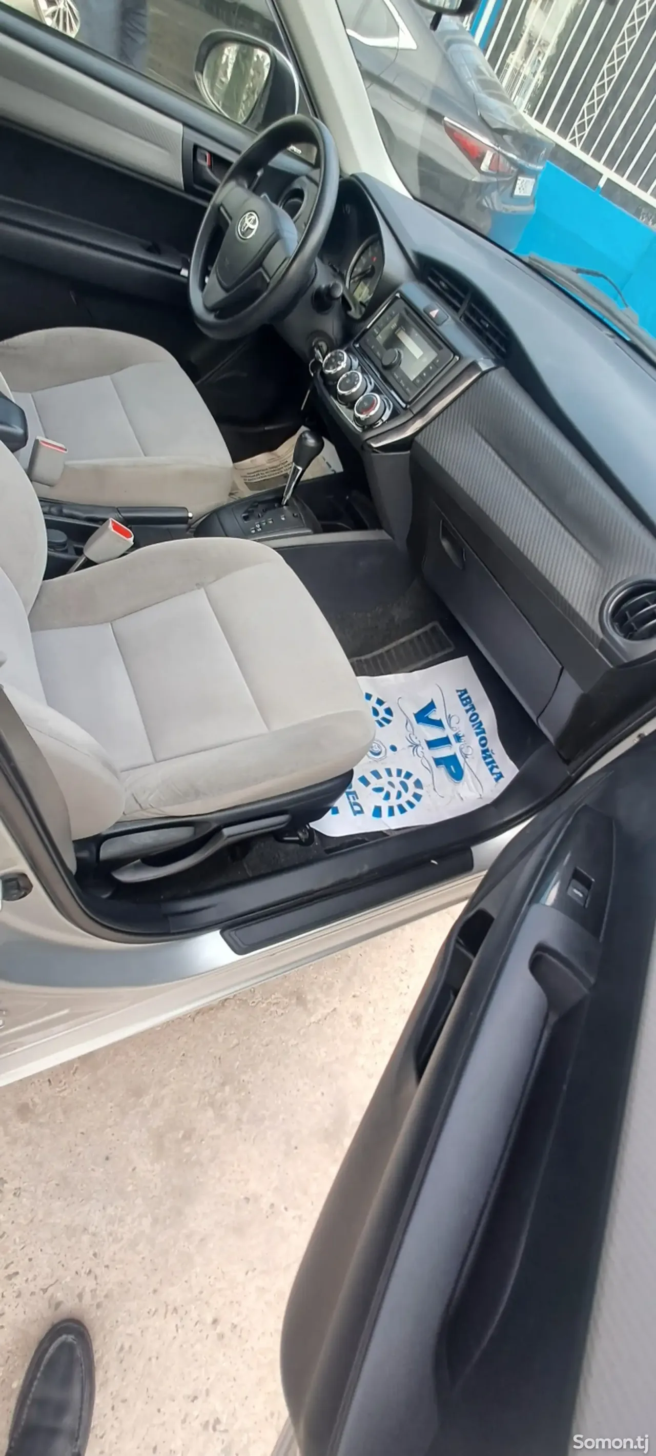 Toyota Corolla 2014 · 1.5 AT