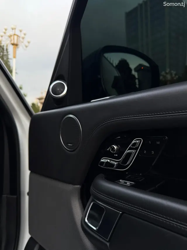 Land Rover Vogue 2019 · 5.0 AT