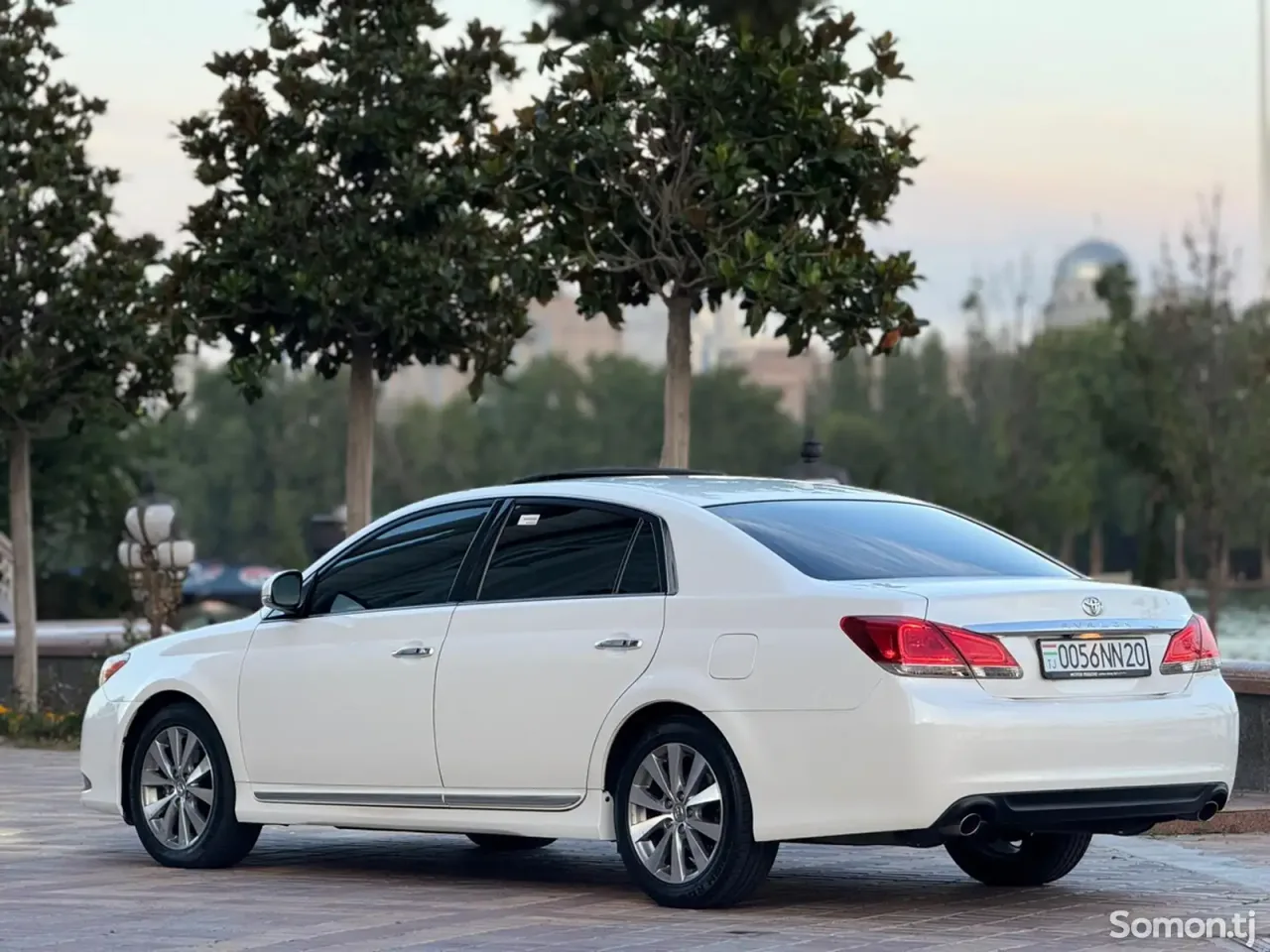 Toyota Avalon 2010 · 3.5 AT