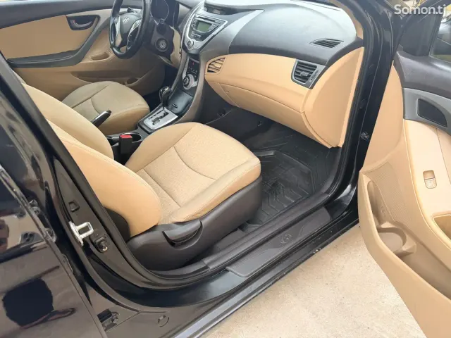 Hyundai Elantra 2011 · 1.8 AT