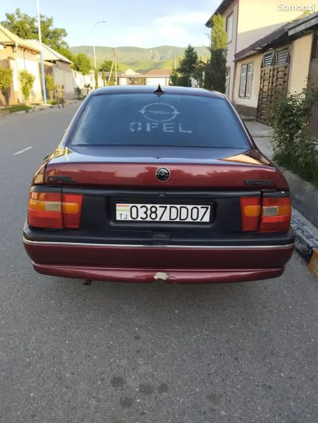 Opel Vectra A 1994 · 1.6 MT