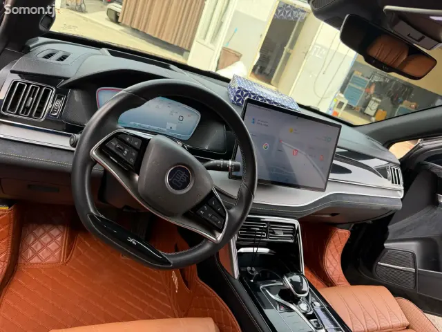BYD Tang 2023 · AT