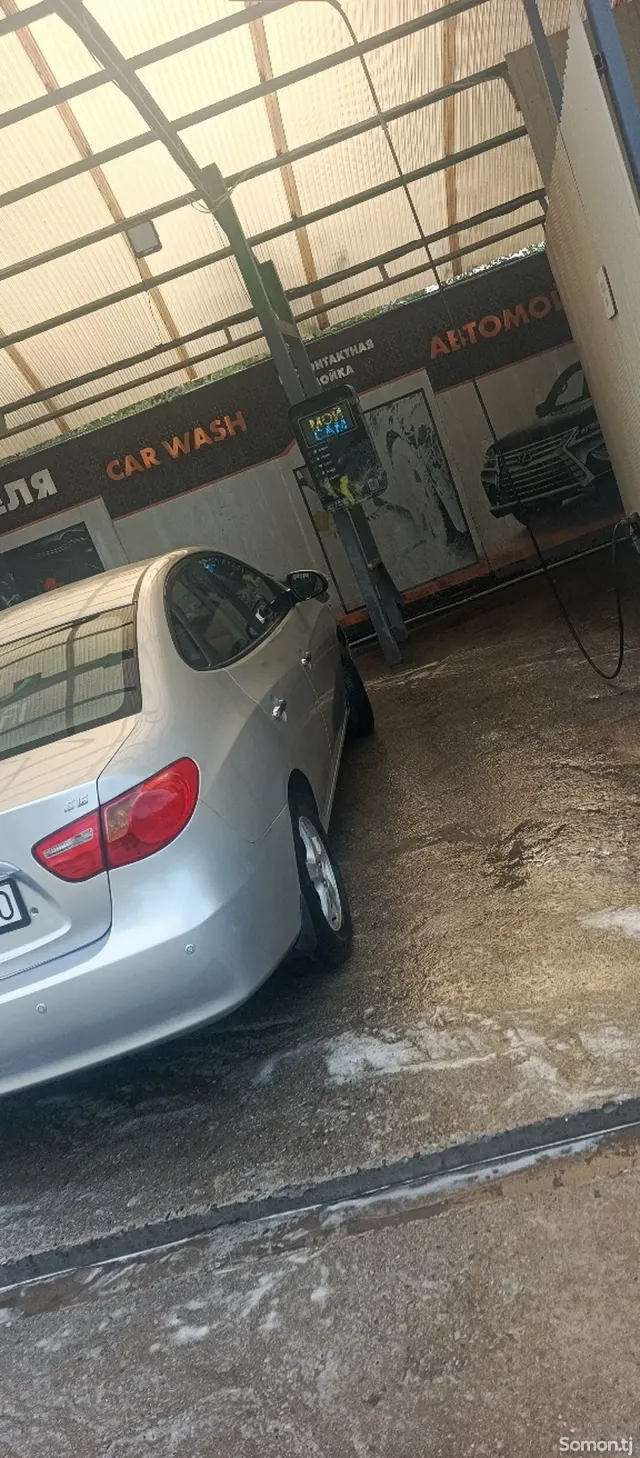 Hyundai Avante 2010 · 1.6 AT