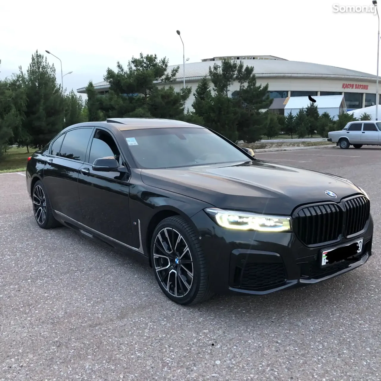 BMW 7 series 2015 · 4.4 AT