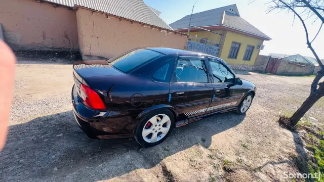Opel Vectra B 2000 · 1.8 MT