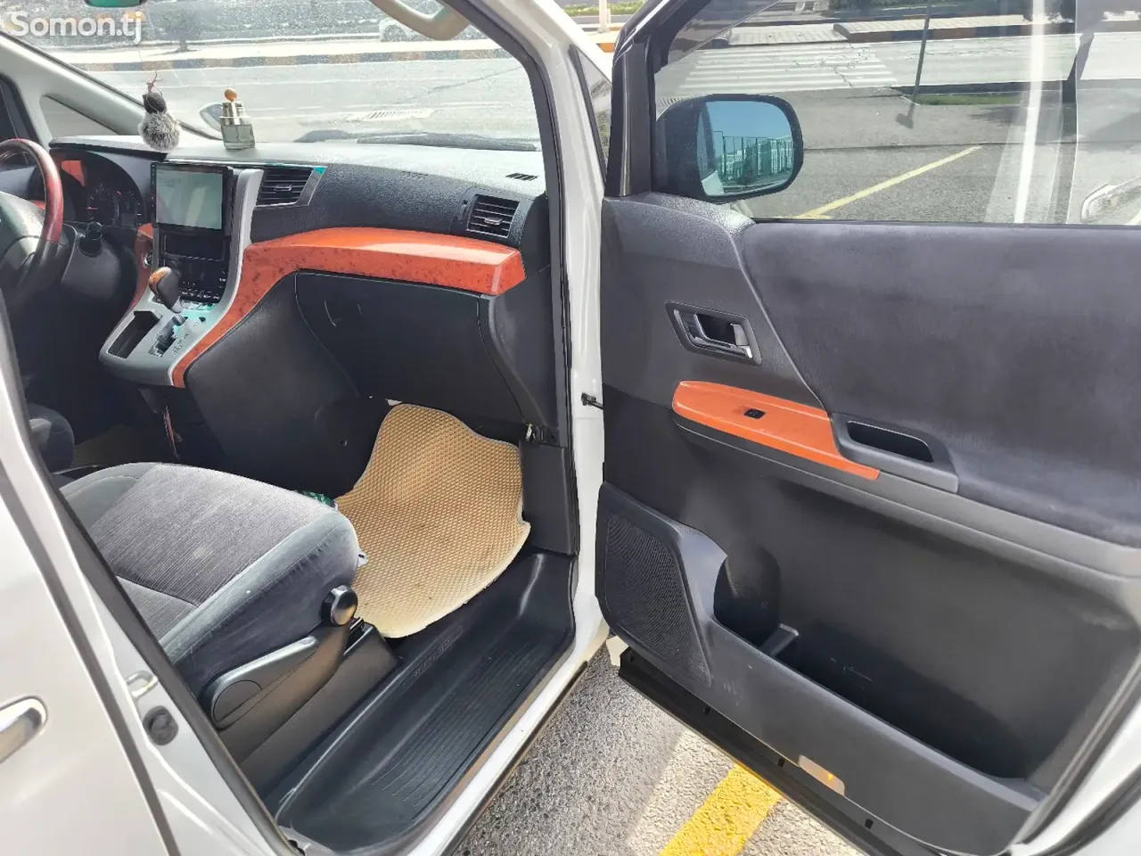 Toyota Vellfire 2010 · 2.4 AT