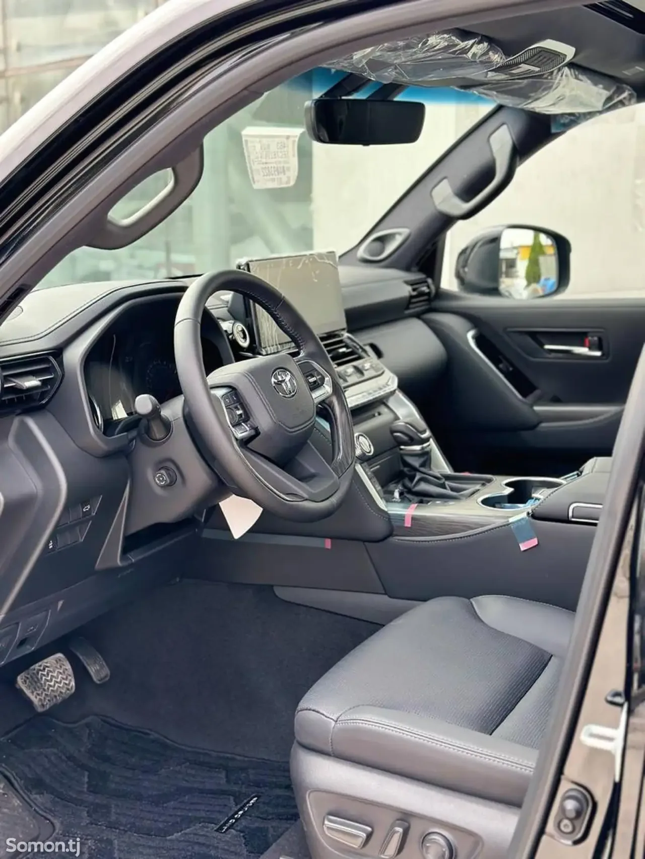 Toyota Land Cruiser 2025 · 3.5 AT
