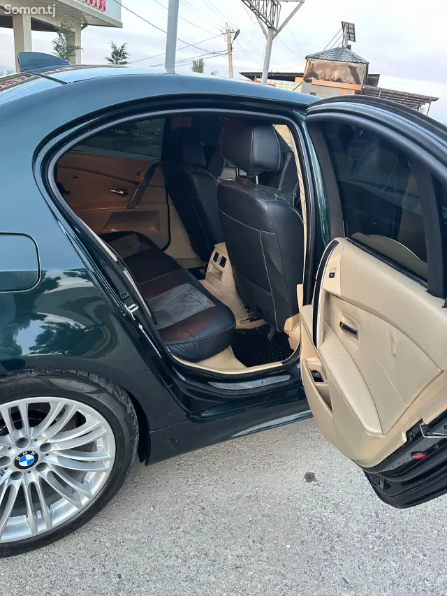 BMW 5 series 2004 · 3.0 AT