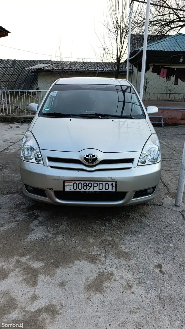 Toyota Verso 2008 · 2.2 MT