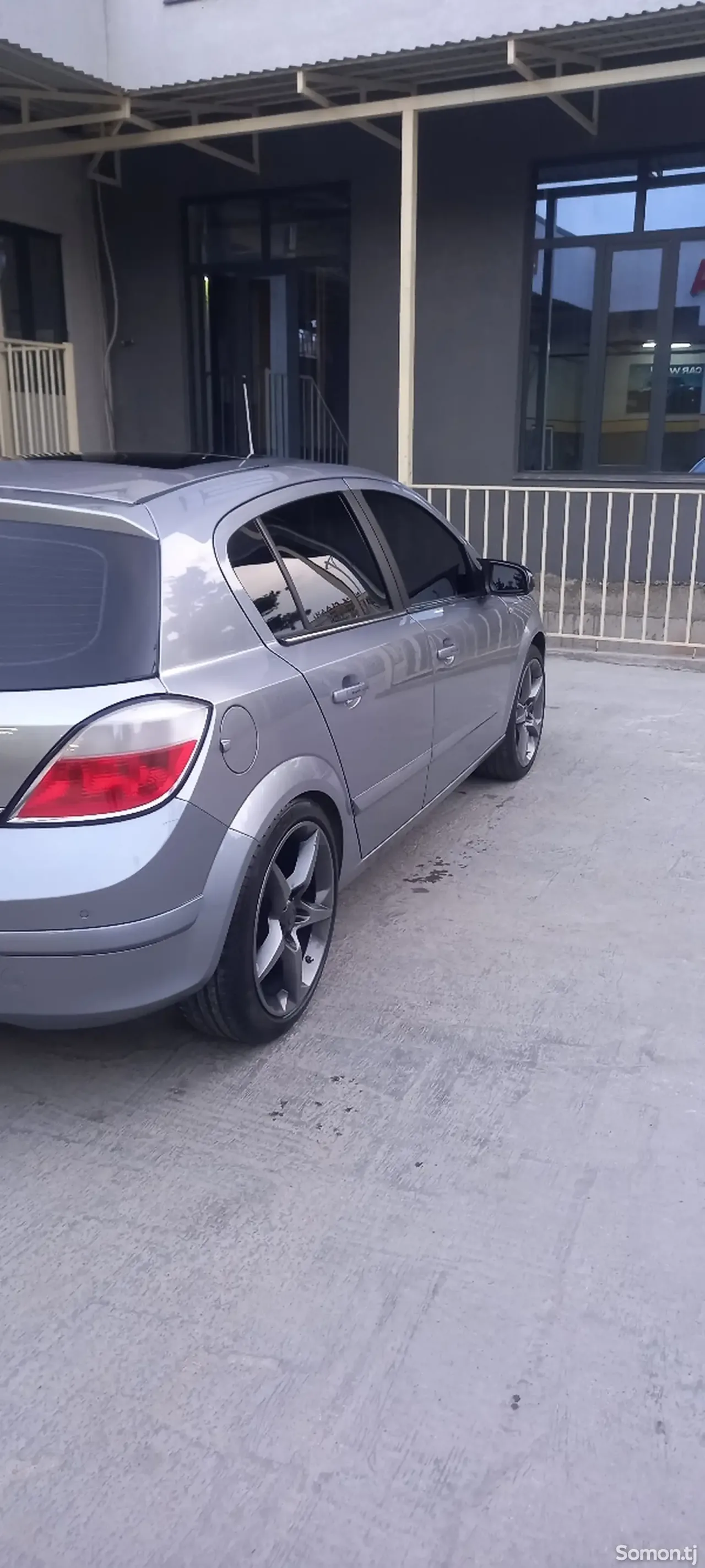 Opel Astra H 2008 · 1.6 MT