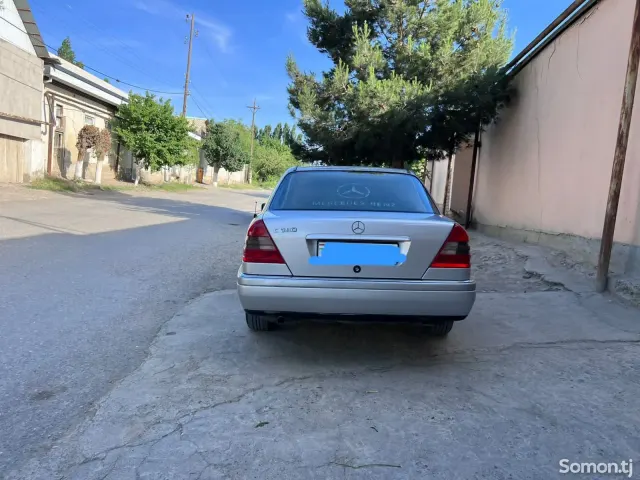 Mercedes-Benz CE class 1995 · 1.8 MT