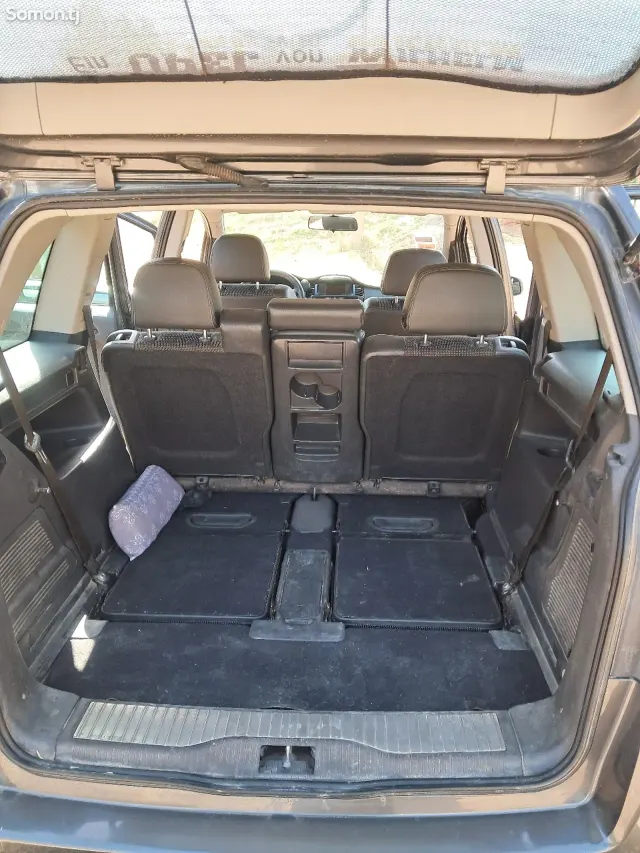 Opel Zafira 2009 · 2.2 MT