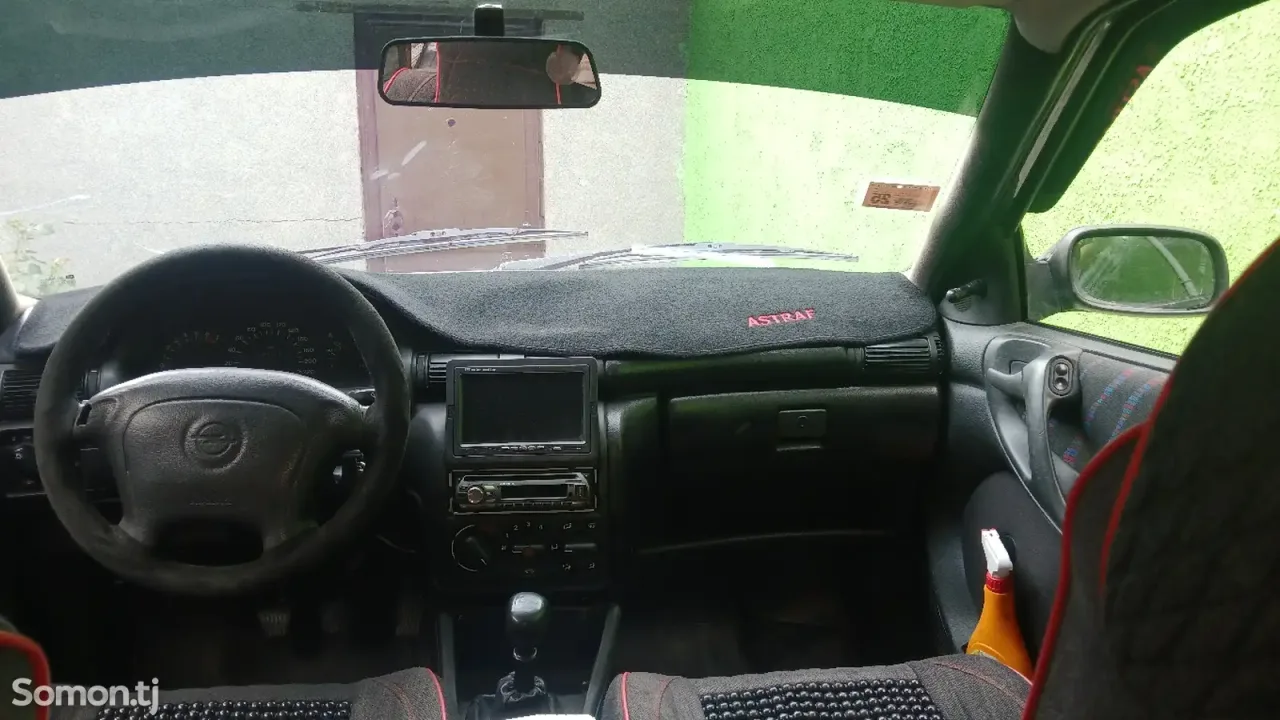 Opel Astra F 1996 · 1.6 MT