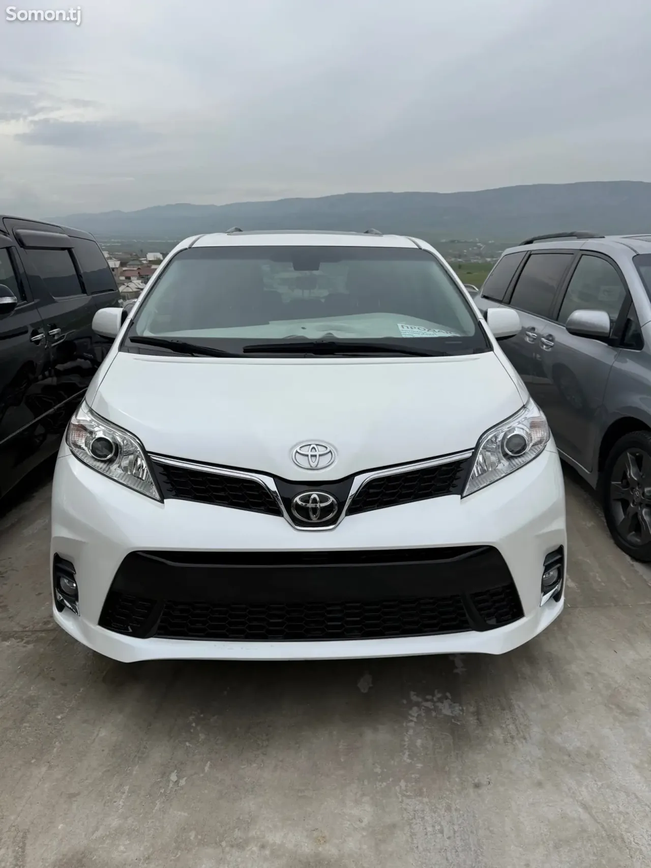Toyota Sienna 2015 · 3.5 AT