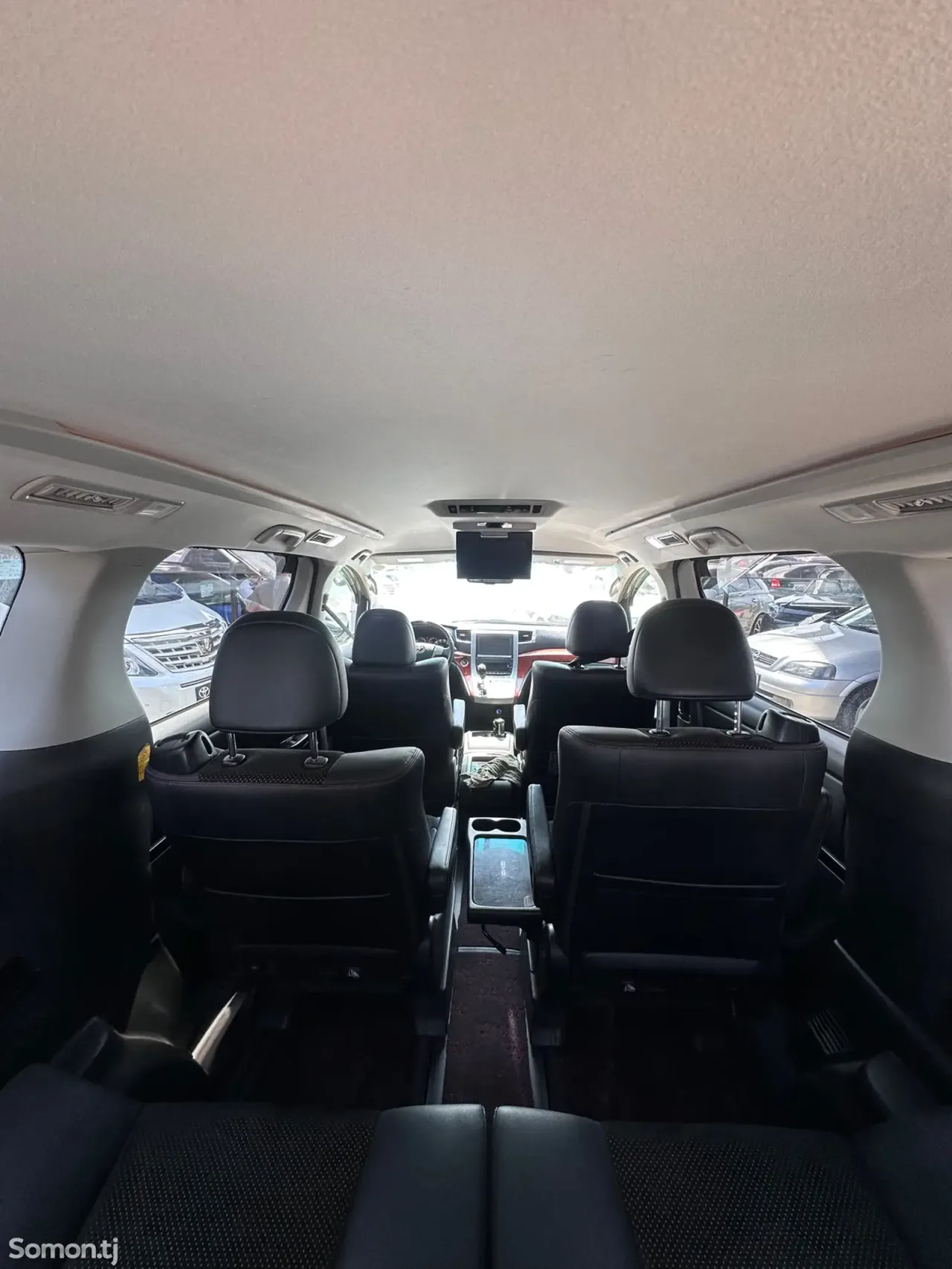 Toyota Vellfire 2014 · 2.4 AT