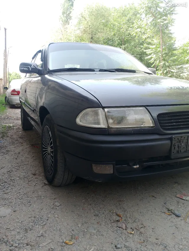 Opel Astra F 1996 · 1.6 MT