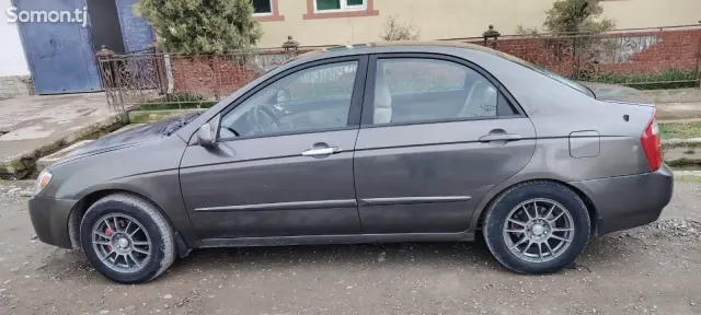 Kia Spectra 2004 · 2.0 AT