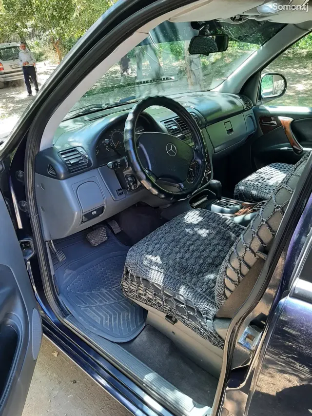 Mercedes-Benz ML class 2000 · 2.4 AT