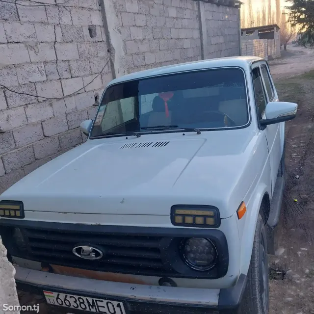 Lada (ВАЗ) Нива 2006 · 0.6 MT
