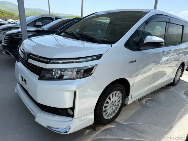 Toyota Voxy 2014 · 1.8 AT