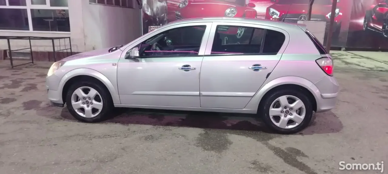 Opel Astra H 2005 · 1.8 AT