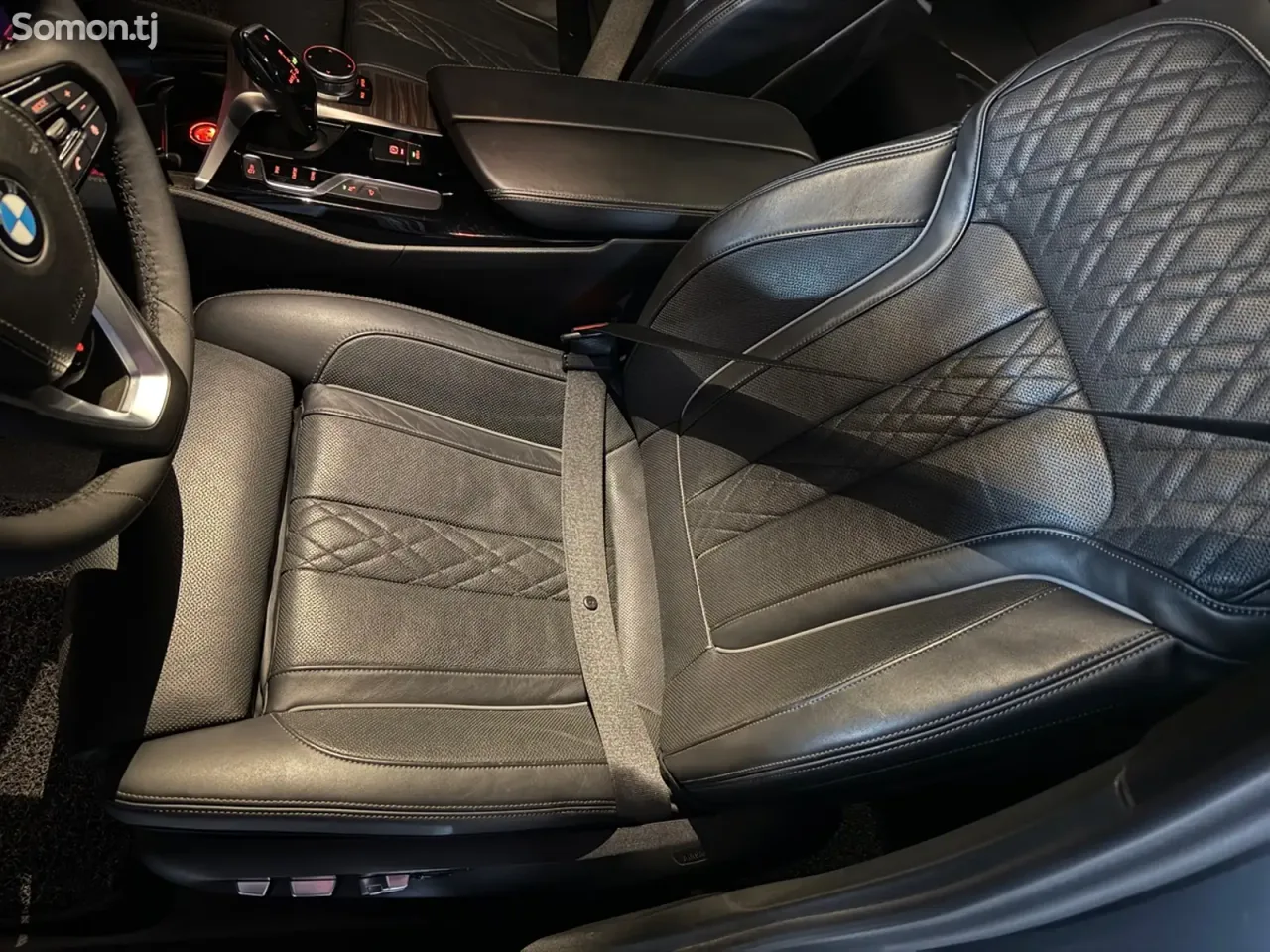 BMW 5 series 2018 · 2.0 AT