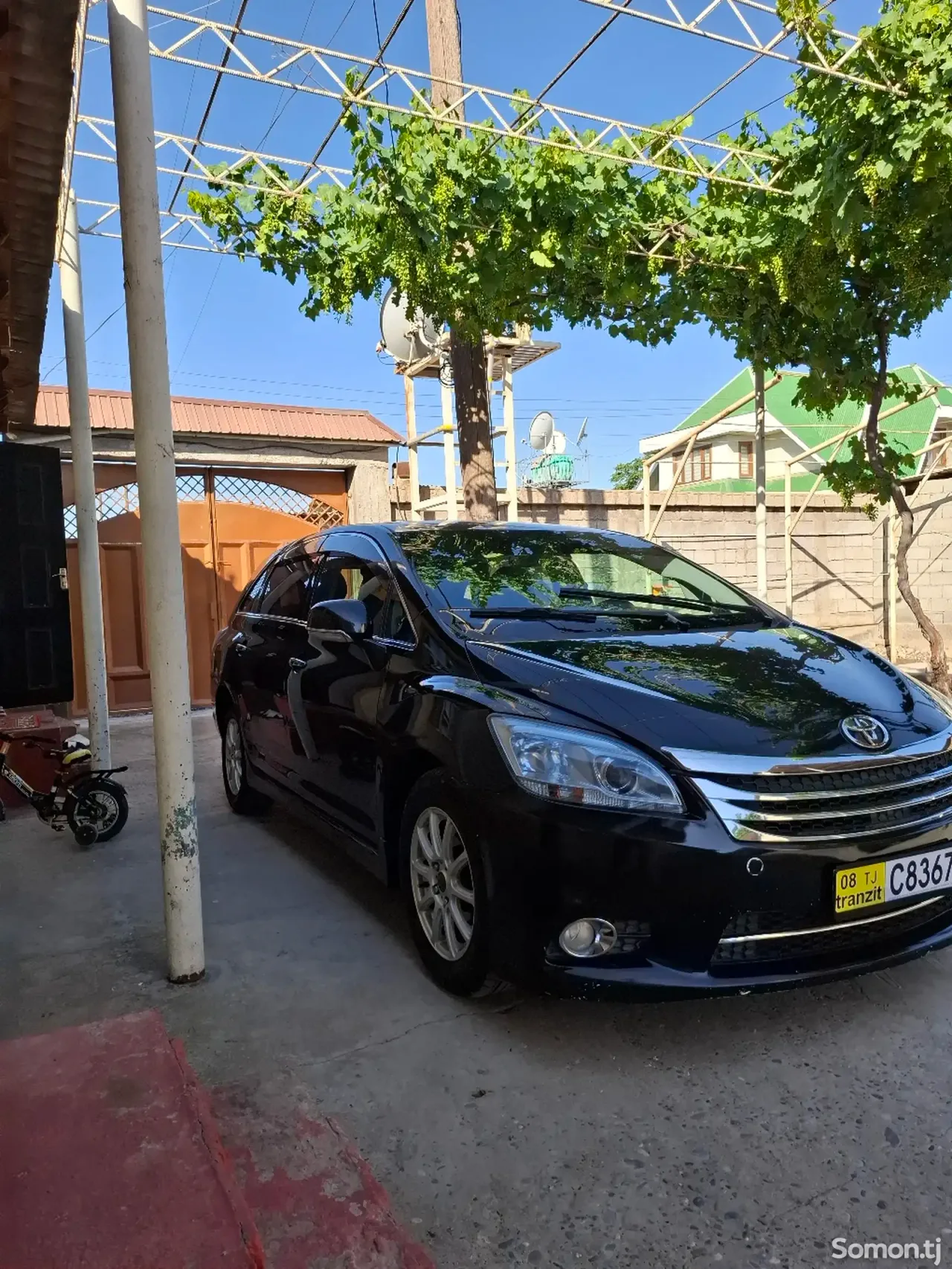 Toyota Mark X ZiO 2010 · 2.4 AT