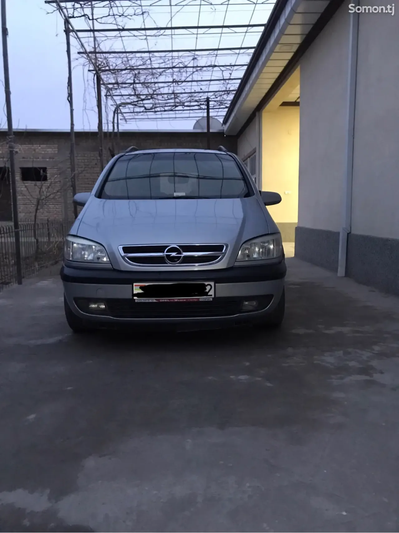 Opel Zafira 2002 · 1.8 MT