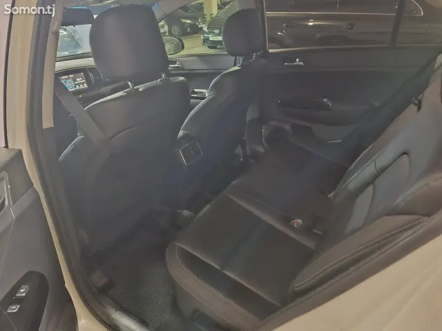 Kia Sportage 2015 · 2.0 AT