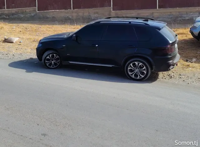 BMW X5 2011 · 4.4 AT