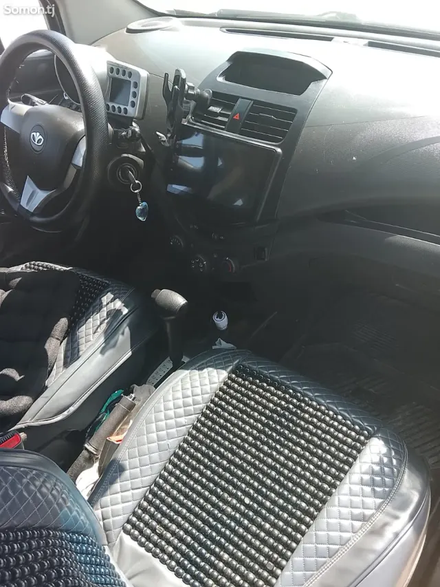 Chevrolet Spark 2011 · 1.3 AT