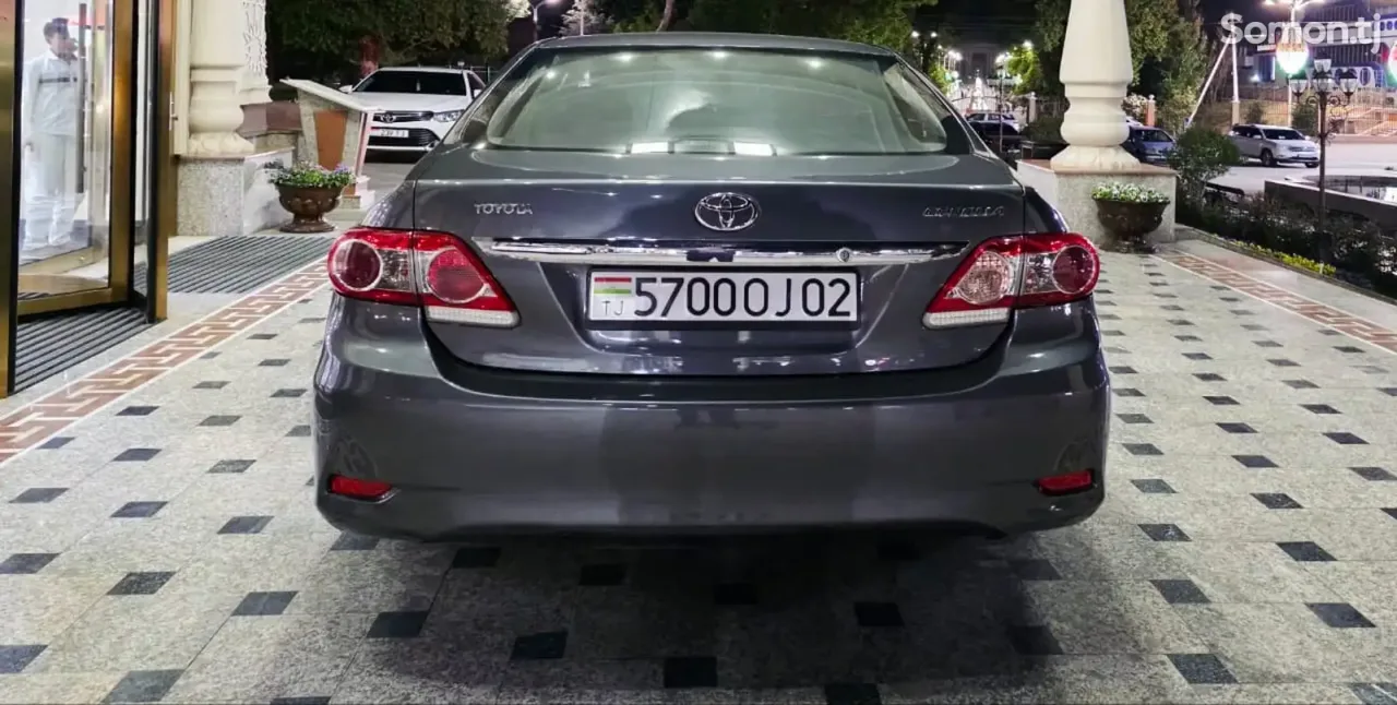 Toyota Camry 2011 · 1.6 MT